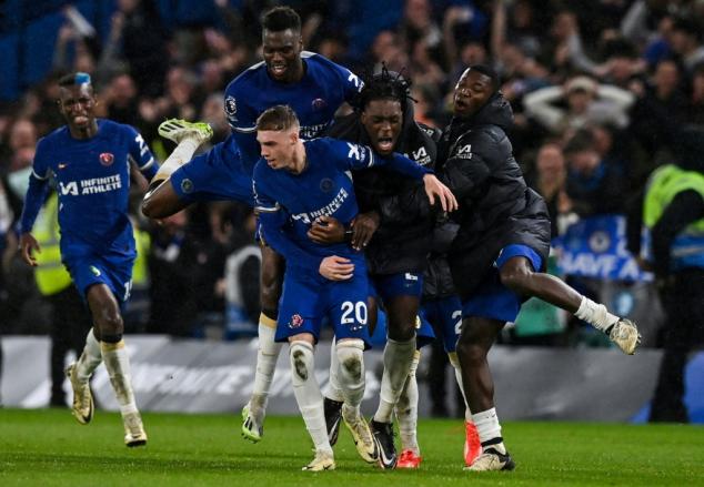 Chelsea remonta 4-3 al Manchester United con dos goles 'in extremis'