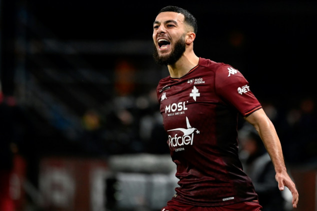 Ligue 1: Metz renverse Lens (2-1) et respire un peu