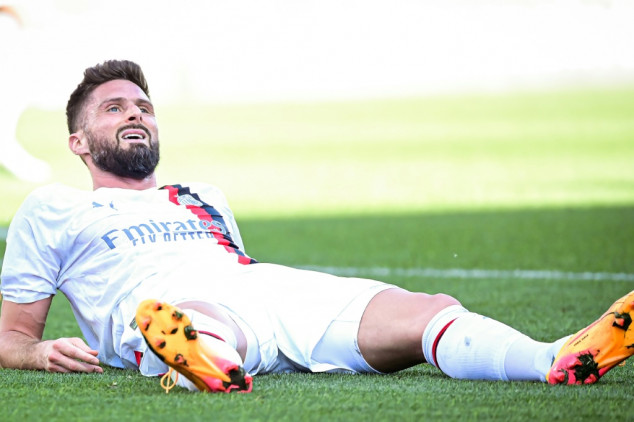 AC Milan salva con apuros un empate 3-3 ante el modesto Sassuolo