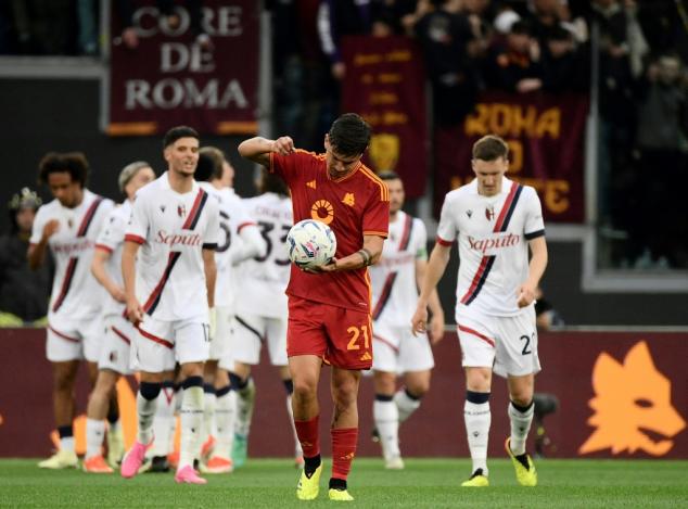 La Roma pierde en casa y ante Bolonia, rival directo en zona Champions