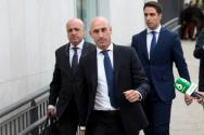 Tribunal confirma julgamento de ex-dirigente do futebol espanhol por beijo forçado