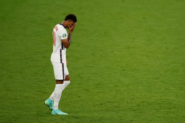 Facebook, Twitter vow to tackle racial abuse of England footballers