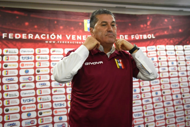 Venezuela coach quits after a year with no pay