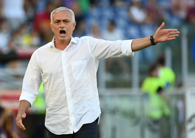Mourinho's Roma cruise into Conference League group stage