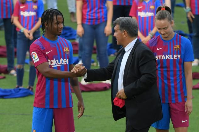Ansu Fati hereda el 10 de Messi en el Barça