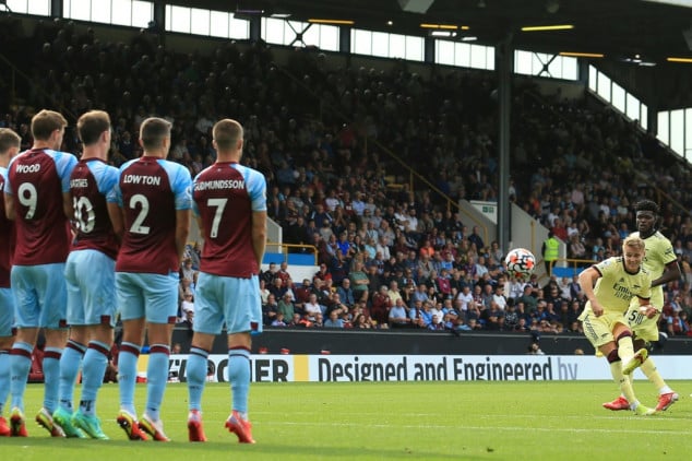 Odegaard free-kick secures Arsenal's win at Burnley