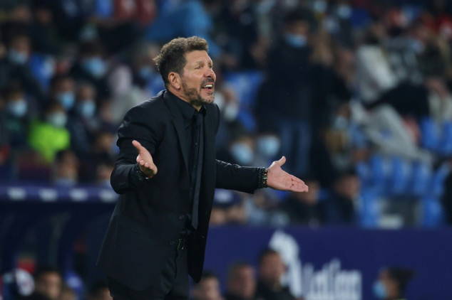 Atletico pinned back by Levante after conceding two penalties