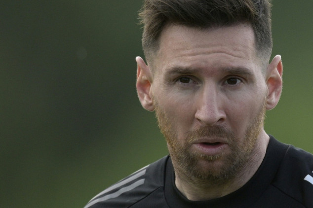 Messi set to play against Uruguay after injury