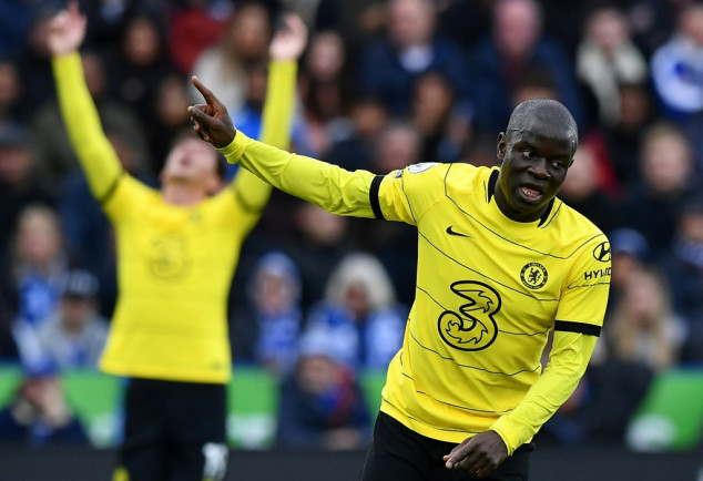 Chelsea cruise as Kante rocket inspires Leicester rout