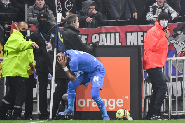 Lyon docked point for trouble in abandoned Marseille game