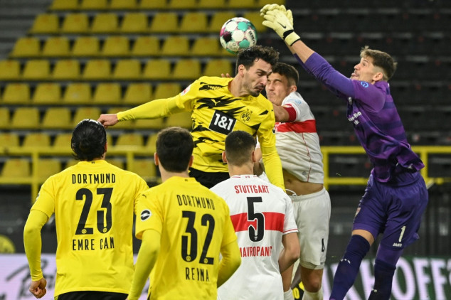 Dortmund wait on Hummels, goalkeeper Kobel