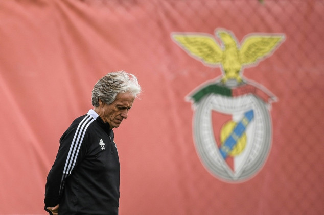 Benfica part company with coach Jorge Jesus