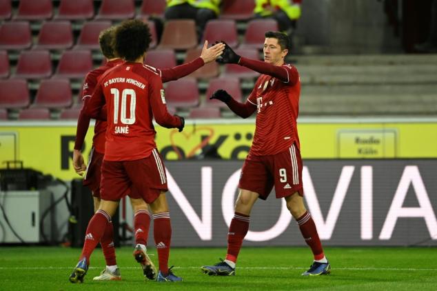 Allemagne: triplé de Lewandowski, le Bayern reprend six points d'avance