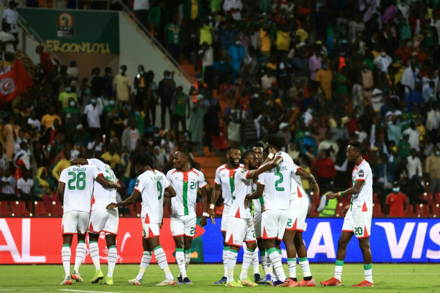 Hosts Cameroon and Burkina Faso through to AFCON semi-finals