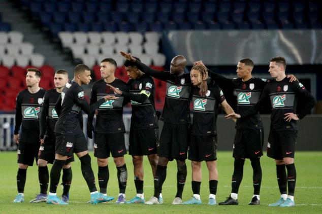Ndombele back to help Lyon's push for Europe after Spurs 'struggles'
