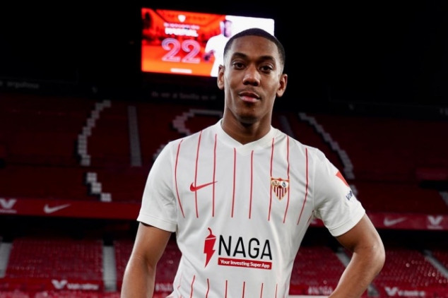 Martial moves to Sevilla on loan