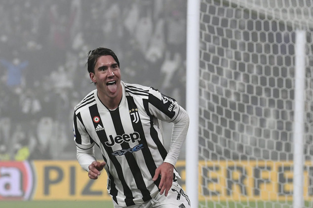 Dusan Vlahovic scores on Juventus debut [Video]