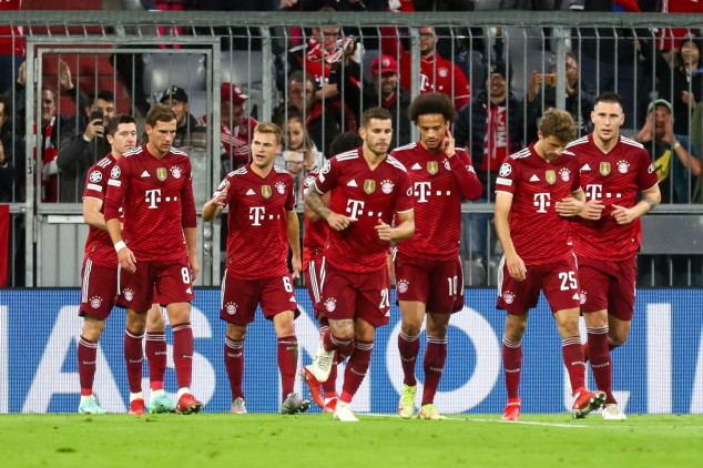 Dortmund announce the signing of Bayern defender