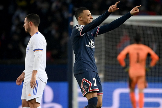 Mbappé saves the day for PSG with late golazo