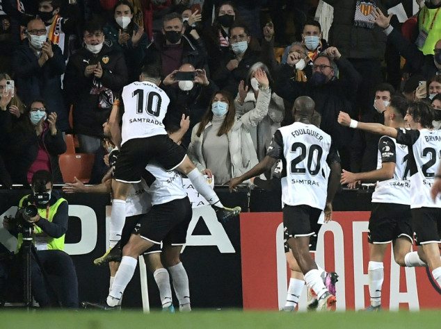 Valencia defeat Athletic Bilbao to reach Copa del Rey final