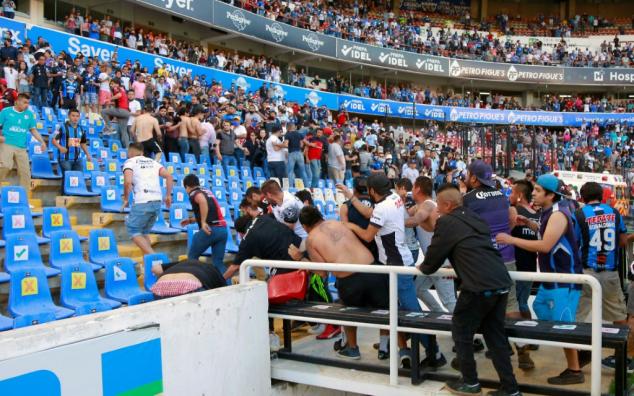 Foot: au Mexique, les sanctions visent le stade et les propriétaires après les violences de samedi