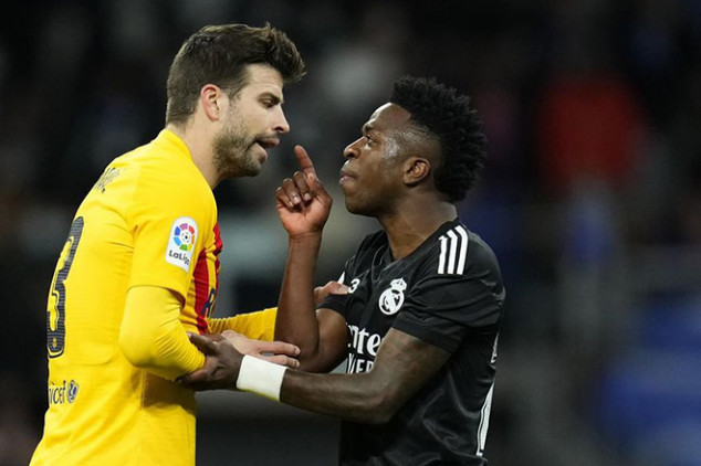 Barca defender caught mocking Vinicius Jr.