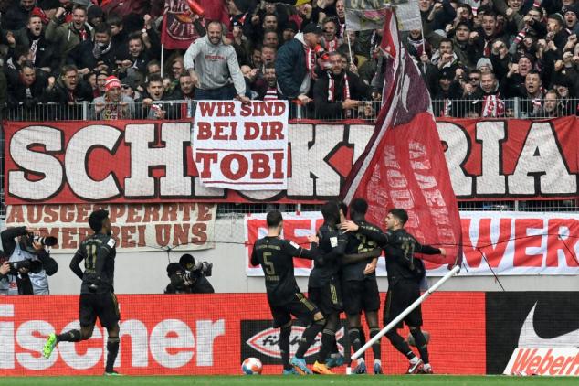 Bayern vence mais uma e segue líder isolado da Bundesliga