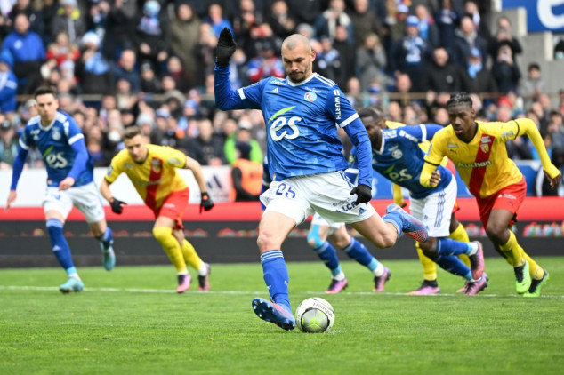 Ajorque lifts Strasbourg fourth in Ligue 1