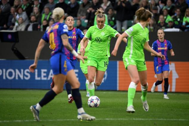 Lyon and holders Barcelona set up Women's Champions League final clash