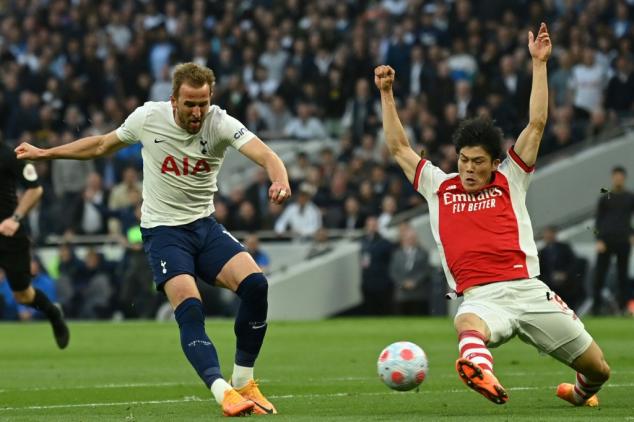 Angleterre: Tottenham balaye Arsenal et maintient le suspense pour la C1
