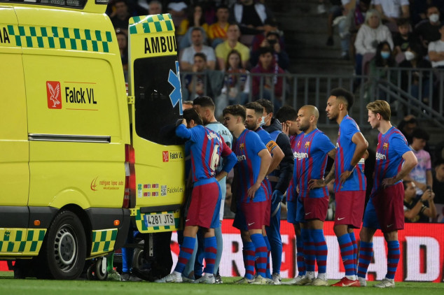 Xavi issues update on the hospitalized Araujo