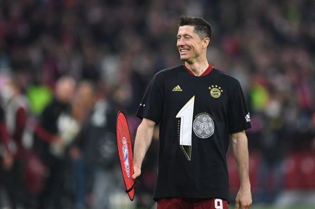 Bayern confirm Lewandowski's transfer request