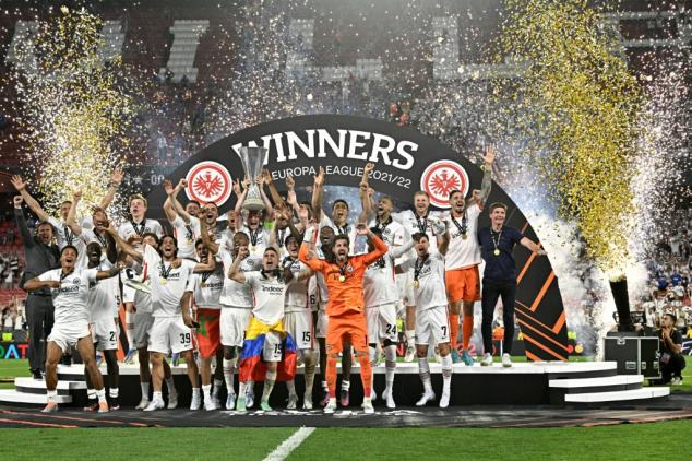 Eintracht Frankfurt bate Rangers nos pênaltis e é campeão da Liga Europa