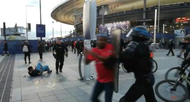 What caused pre-match chaos at the Champions League final?