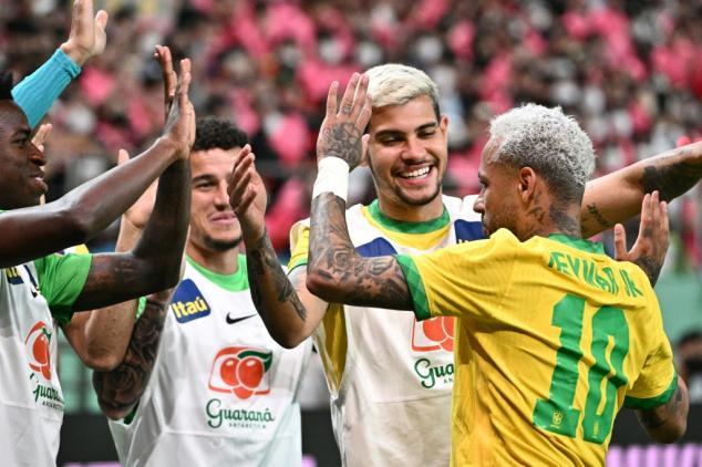 Foot: Le Brésil, porté par Neymar, s'impose avec la manière en Corée du Sud