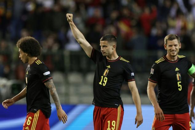 Belgium bounce back to crush Poland