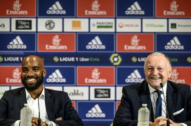 Lyon anuncia volta de Alexandre Lacazette por três temporadas