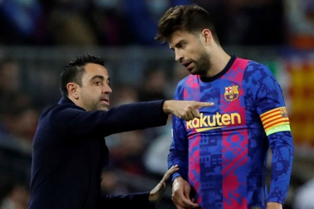 Xavi urges Piqué to leave Barcelona this summer