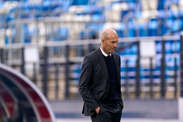 Zidane ready to snub PSG's attempts to sign him