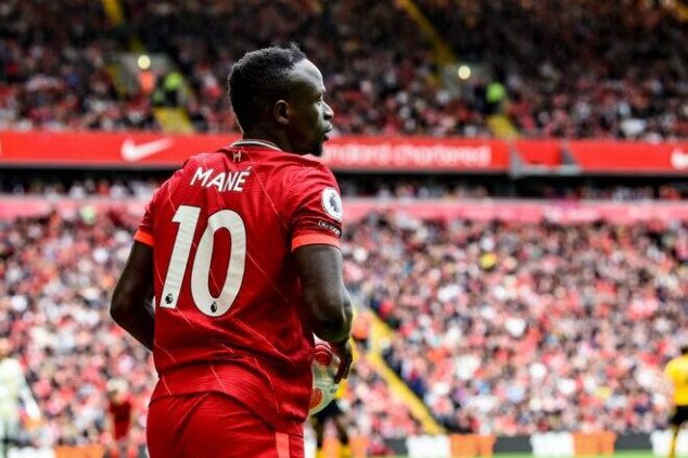 Watch: Liverpool bid emotional farewell to Mane