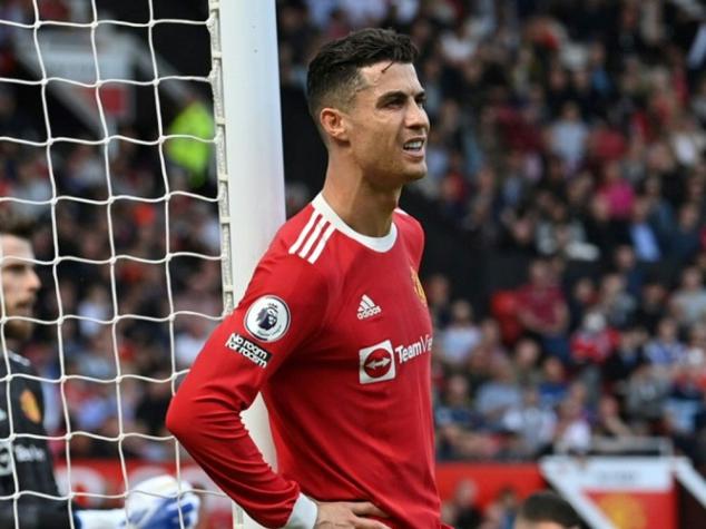 Cristiano Ronaldo ist nach den jüngsten Wechselgerüchten nicht wie geplant am Montag bei Manchester United ins Training eingestiegen.
