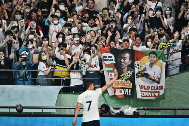 Son and Kane lead 6-3 Spurs romp to delight South Korean fans