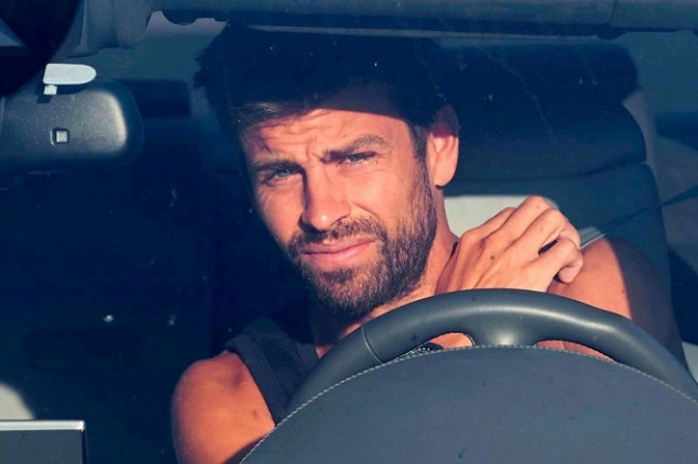Piqué trolled by Barca fans with song by Shakira