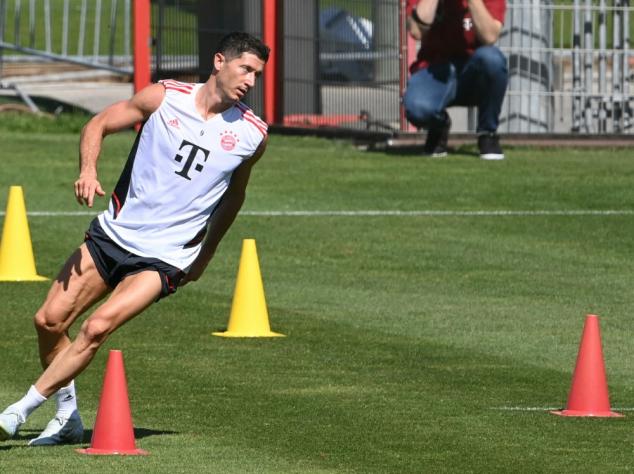 Trotz seines feststehenden Abschieds von Bayern München hat Robert Lewandowski am Samstagvormittag am Münchener Mannschaftstraining teilgenommen.