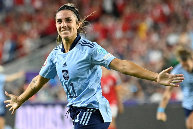 Spain set up a quarter-final meeting with England at Euro 2022 after Marta Cardona's late goal secured a 1-0 win over Denmark on Saturday.