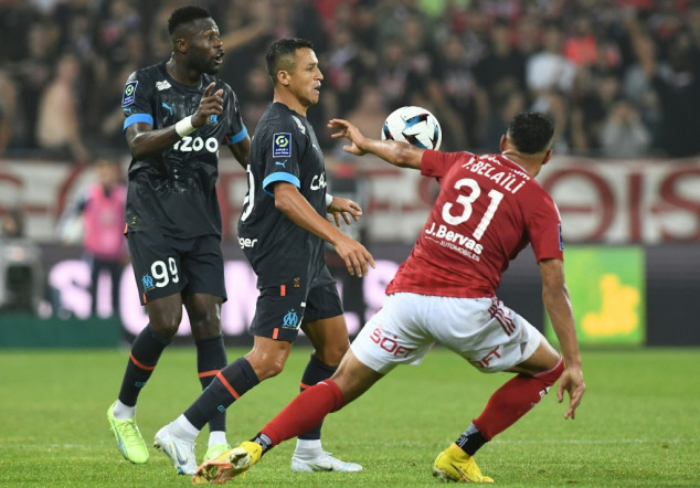 Alexis Sanchez makes Marseille debut in Brest draw