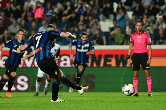 Atalanta vence Torino (3-1) e alcança Roma na liderança da Serie A