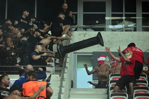 Foot: après Nice-Cologne, semaine européenne à risque dans les stades