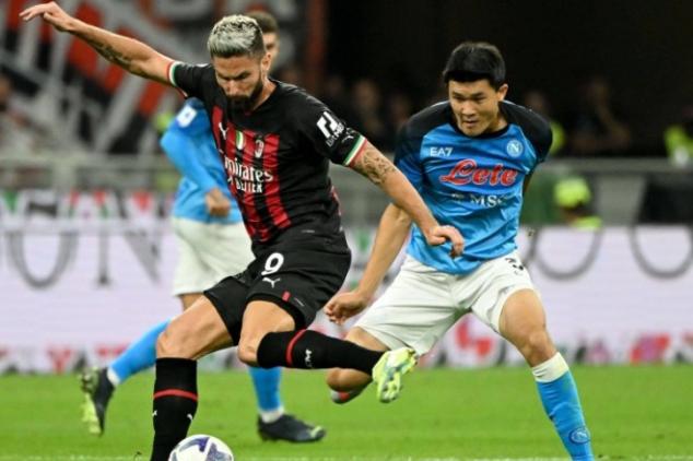 Milan's unbeaten run stopped by Napoli